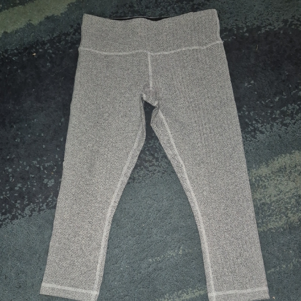 Lululemon Athletica Wunder Under Crop Size 6